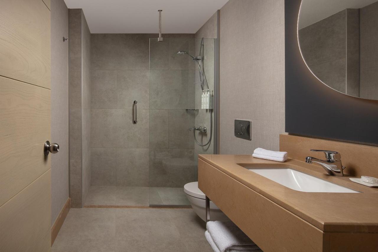 Delta Hotels By Marriott Istanbul West Kültér fotó